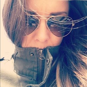 Meet your Posher, Rockell